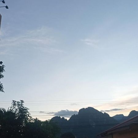 Inthavong Hotel/Guest House Vang Vieng Buitenkant foto