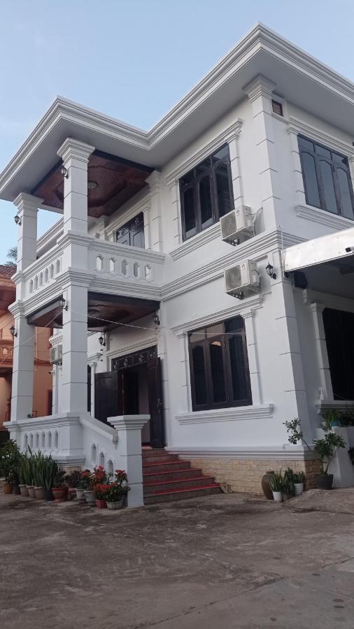 Inthavong Hotel/Guest House Vang Vieng Buitenkant foto