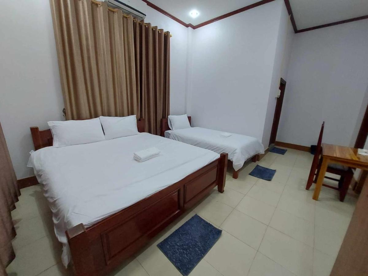 Inthavong Hotel/Guest House Vang Vieng Buitenkant foto