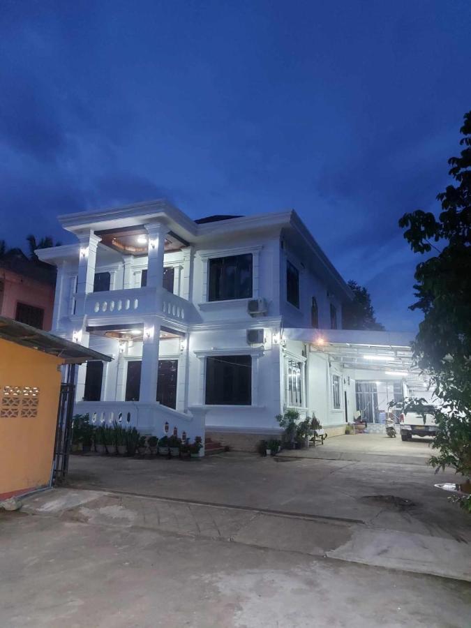 Inthavong Hotel/Guest House Vang Vieng Buitenkant foto