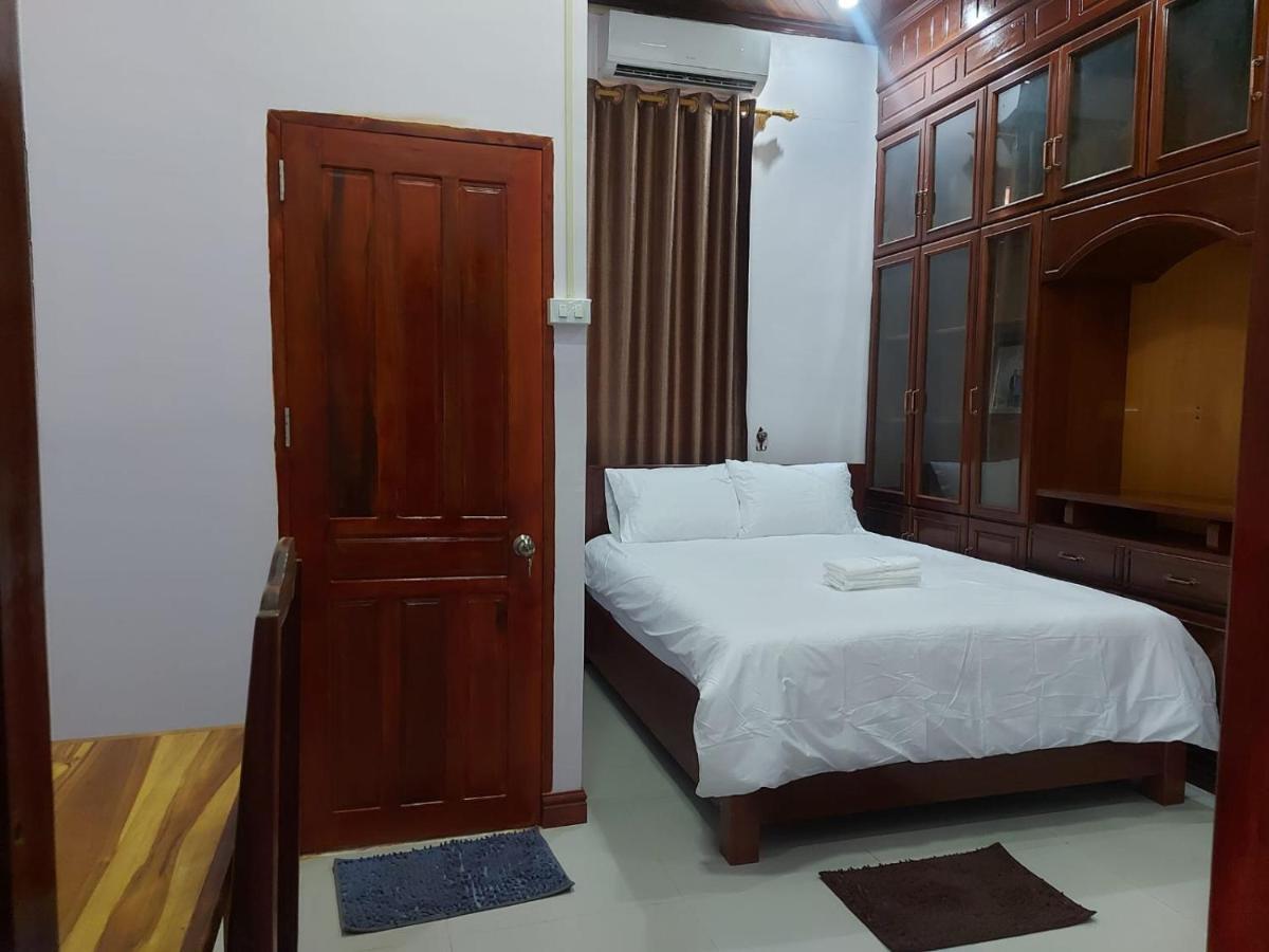 Inthavong Hotel/Guest House Vang Vieng Buitenkant foto